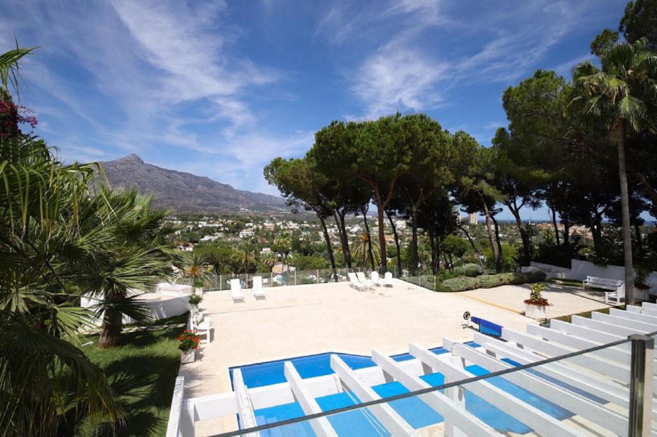 Luxury Villa close to the Golf Course