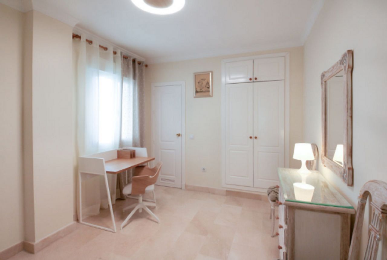 IMPRESSIVE APARTMENT CLOSE TO THE BEACH