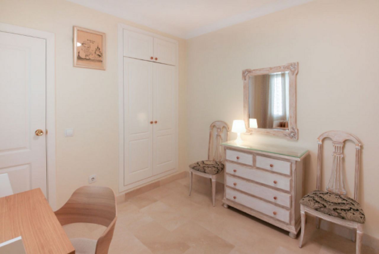 IMPRESSIVE APARTMENT CLOSE TO THE BEACH