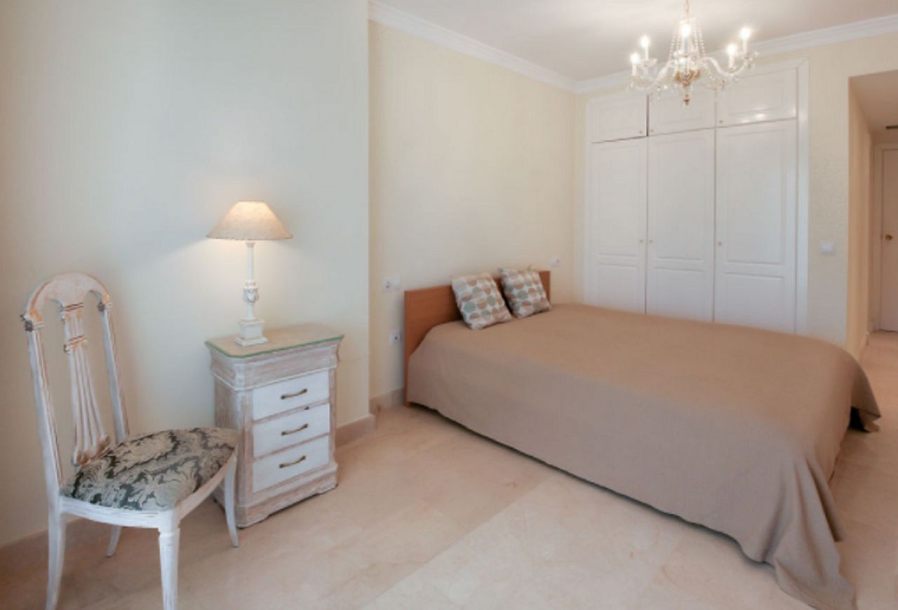 IMPRESSIVE APARTMENT CLOSE TO THE BEACH