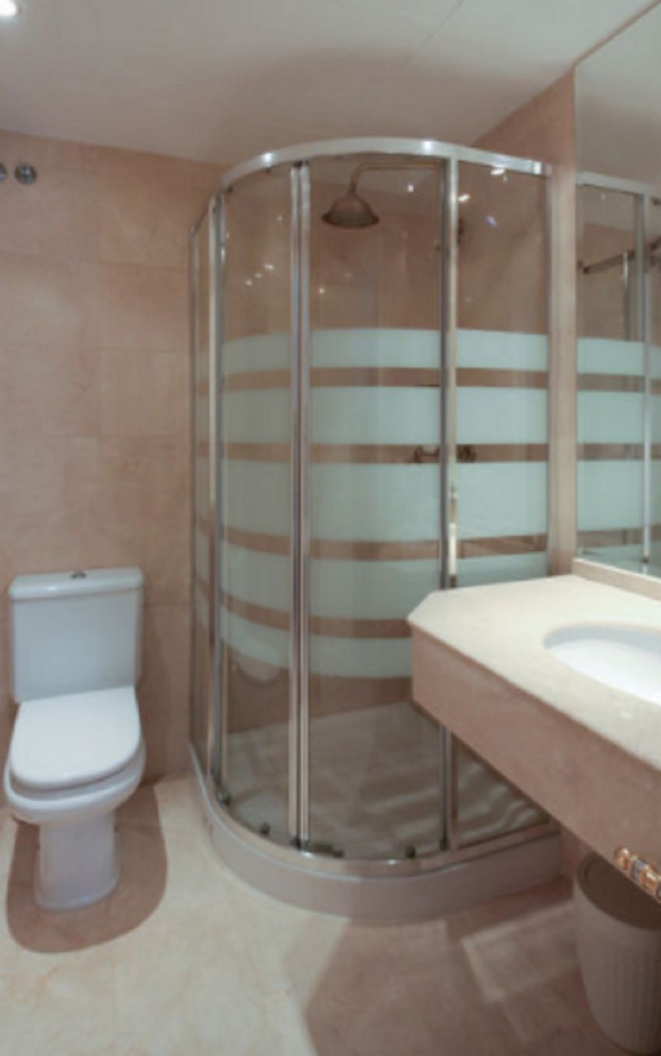 IMPRESSIVE APARTMENT CLOSE TO THE BEACH