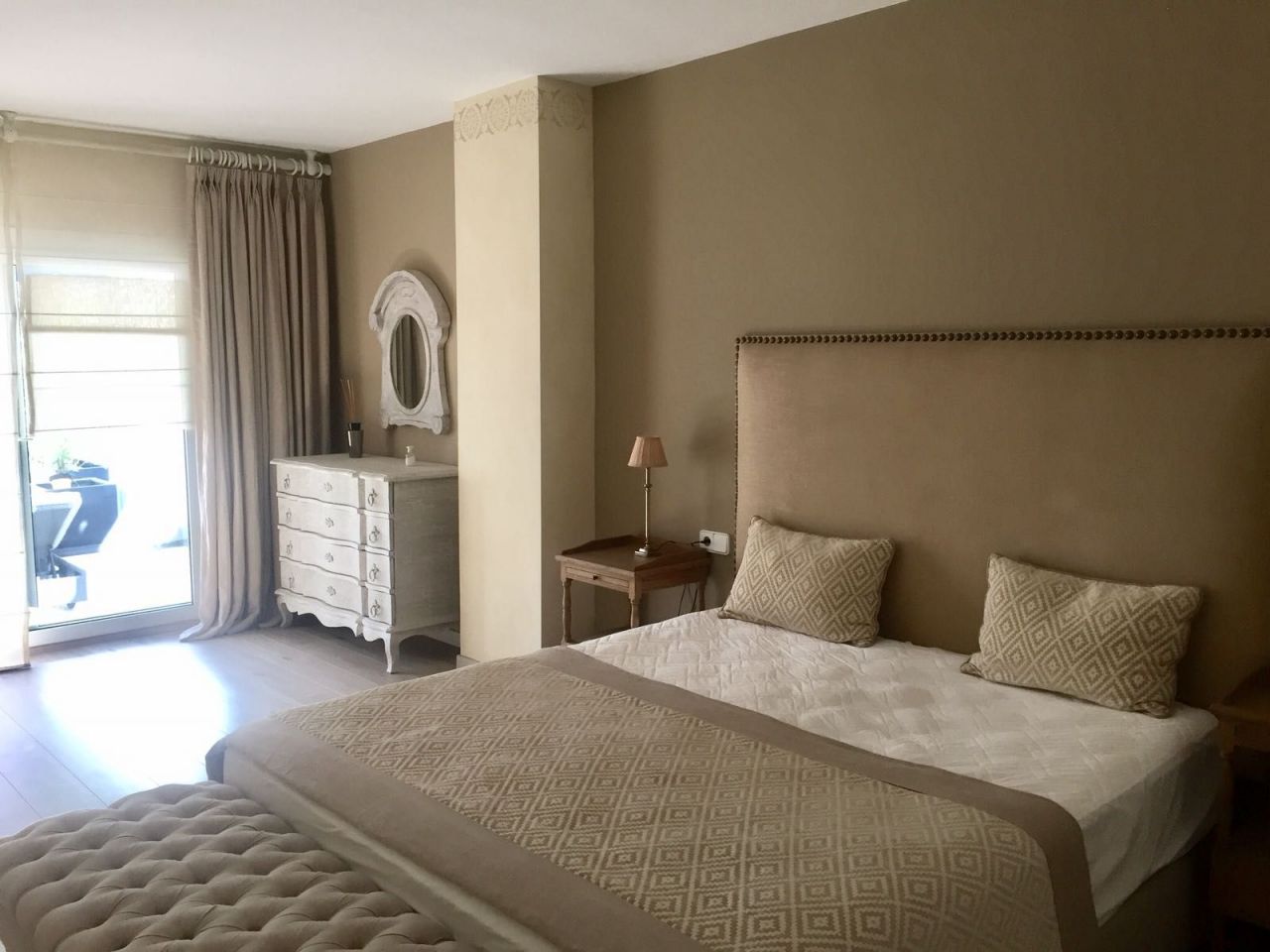 Amazing 1st Line Beach Apartment in Puerto Banus