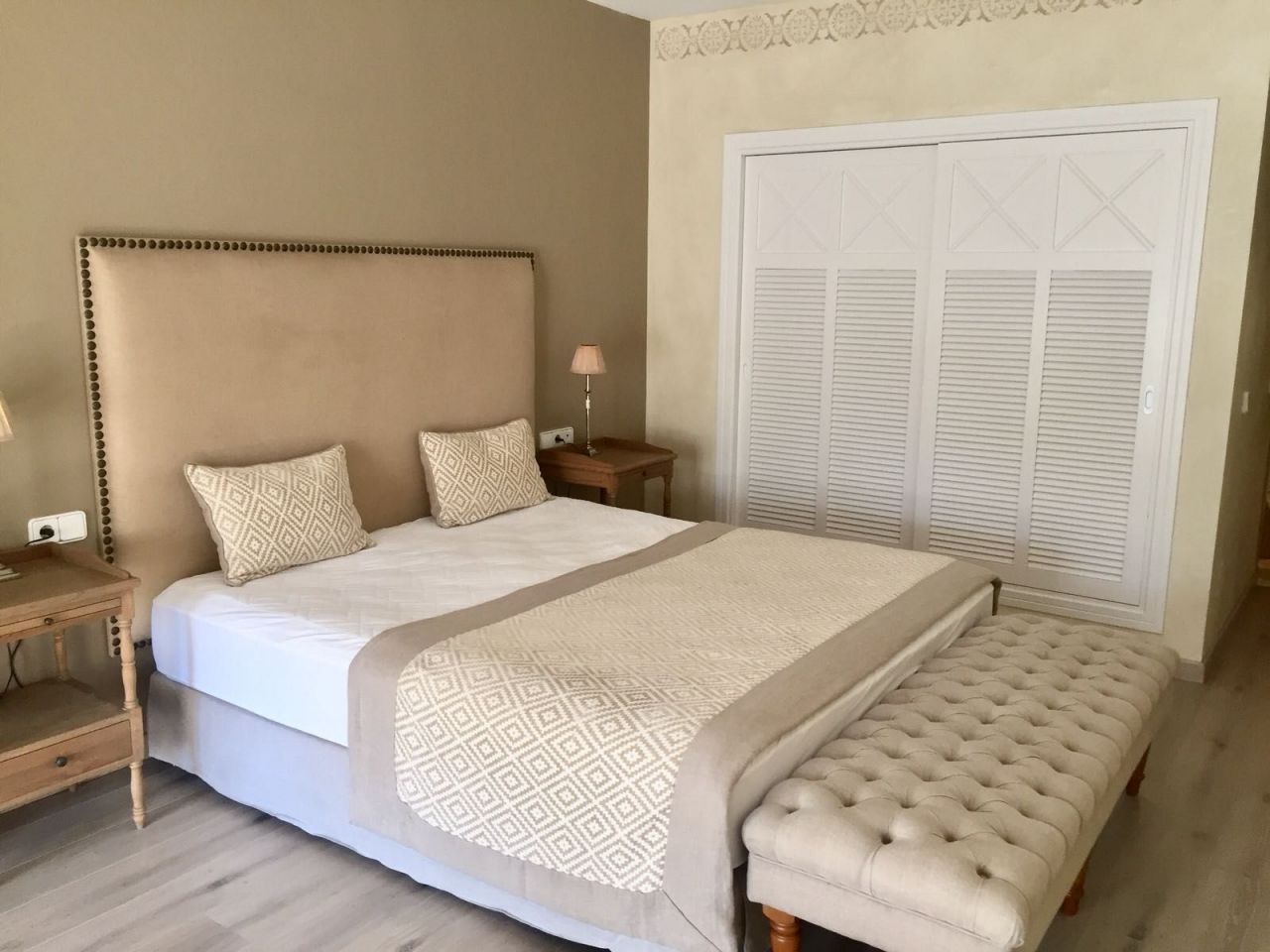 Amazing 1st Line Beach Apartment in Puerto Banus