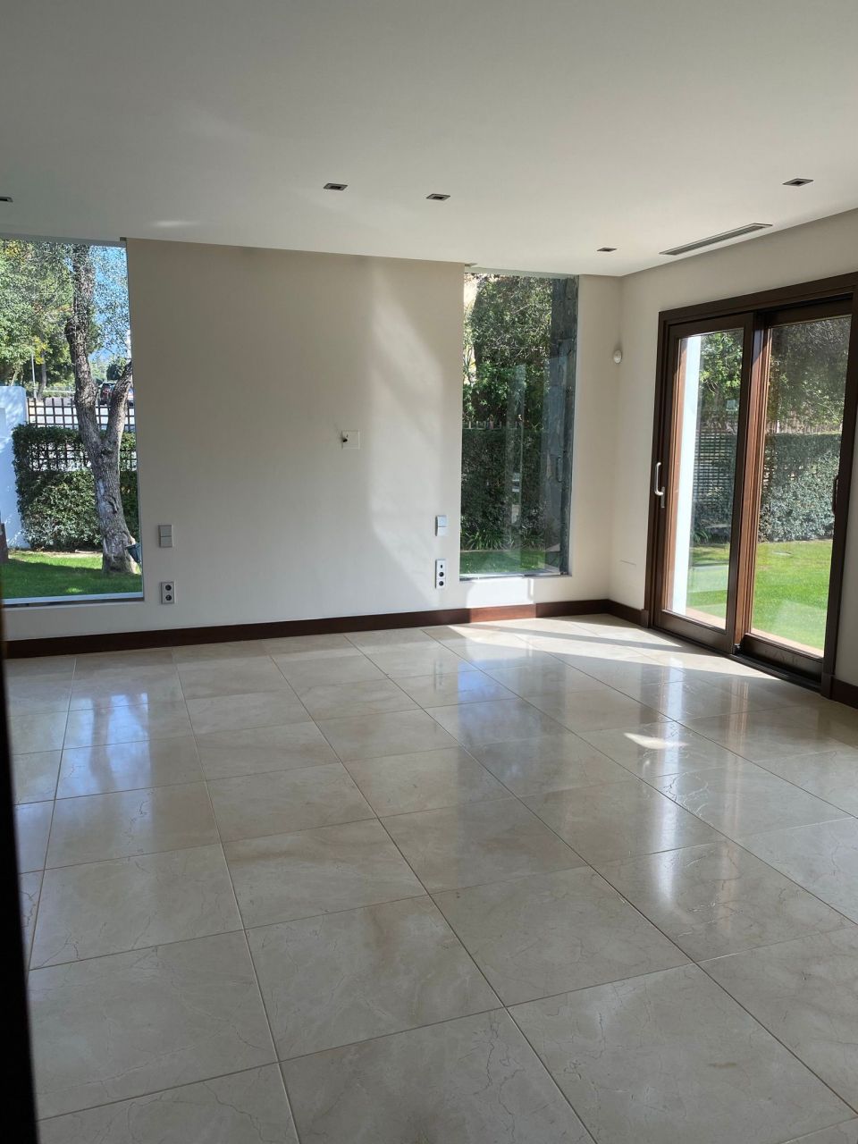 FABULOUS VILLA IN ALTOS DE LOS REALES