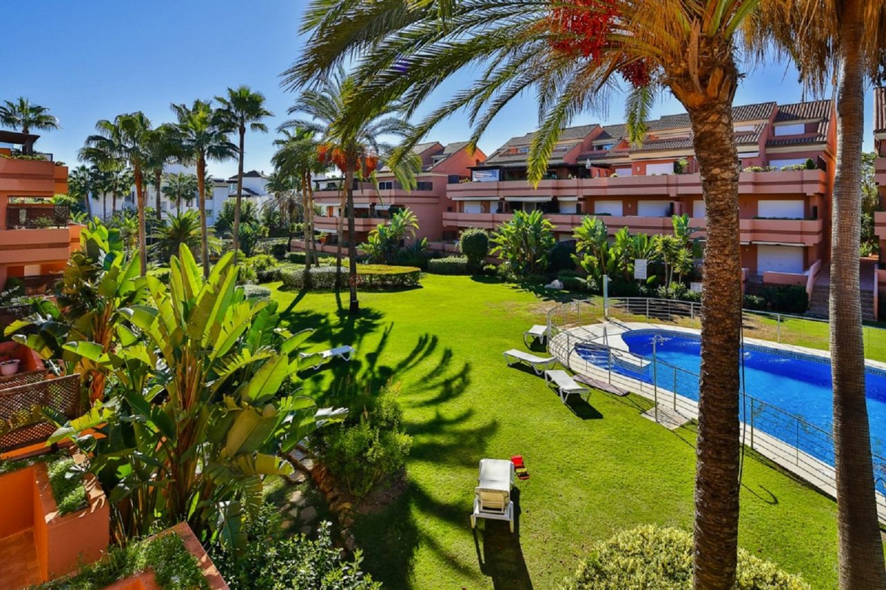 LUXURY APARTMENT NEAR PUERTO BANUS