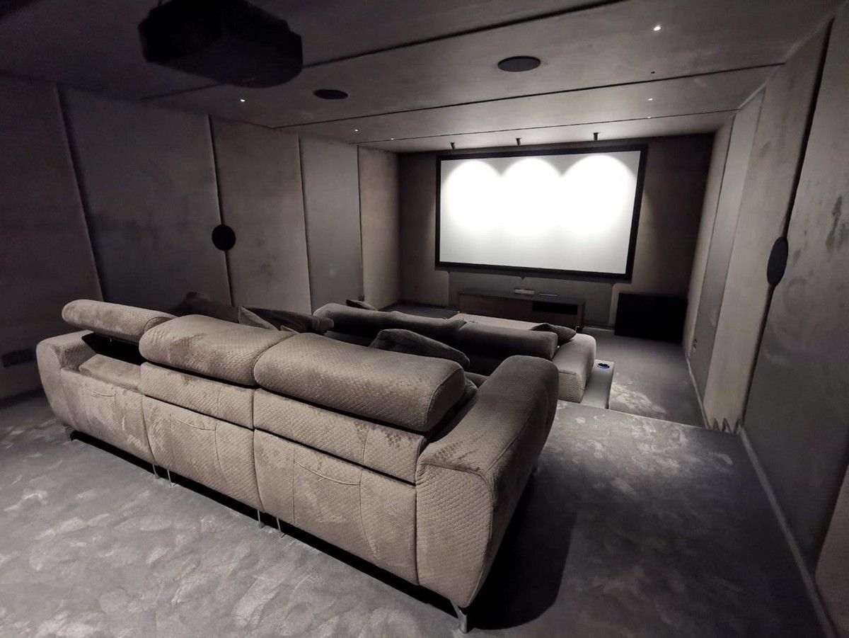 CONTEMPORARY STYLE VILLA IN PUERTO BANUS