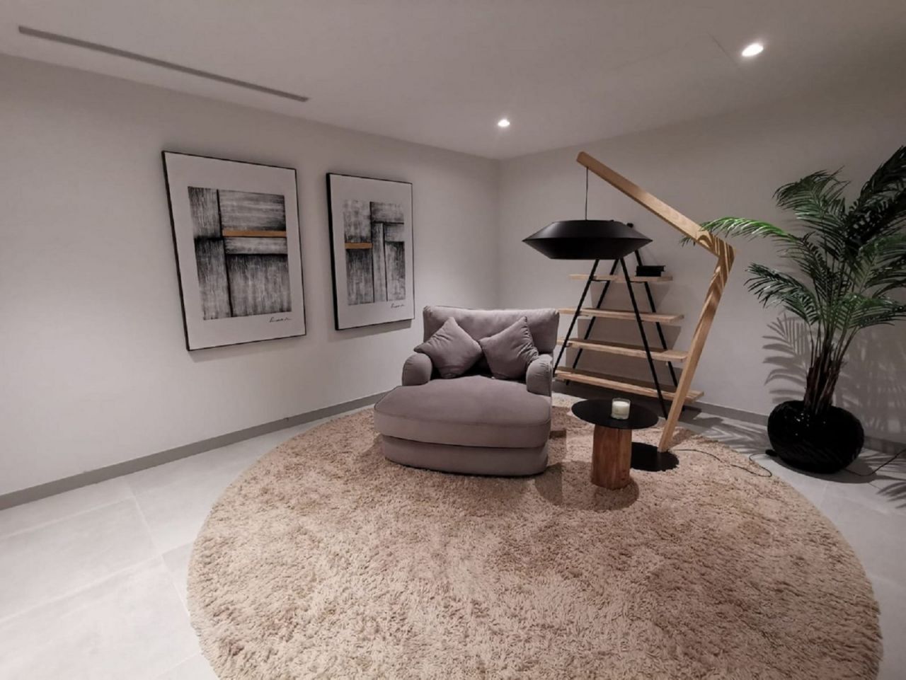 CONTEMPORARY STYLE VILLA IN PUERTO BANUS