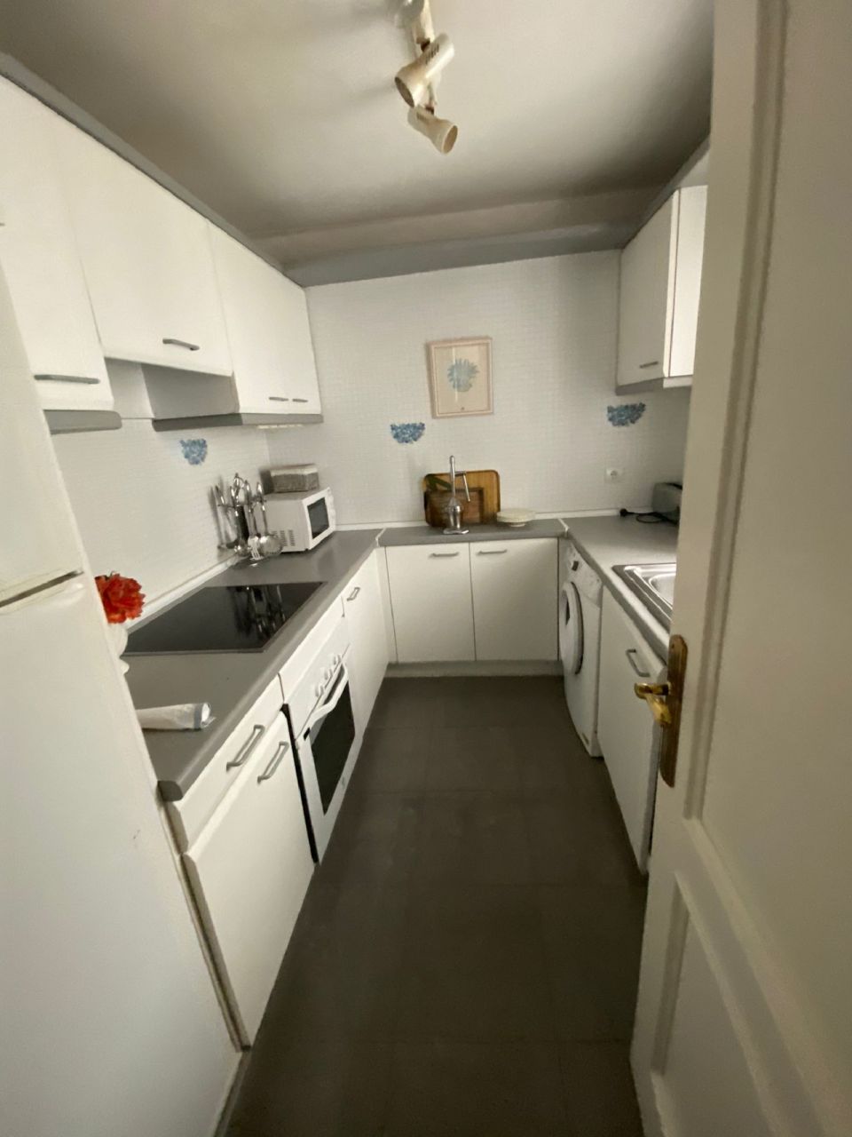 APARTMENT NEXT TO THE BEACH IN PUERTO BANUS