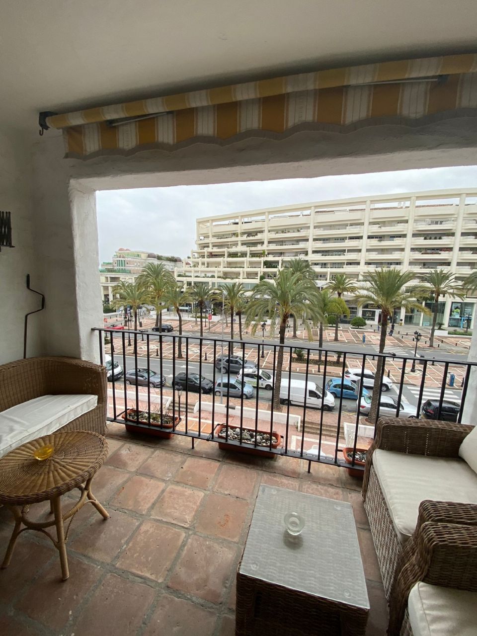 APARTMENT NEXT TO THE BEACH IN PUERTO BANUS