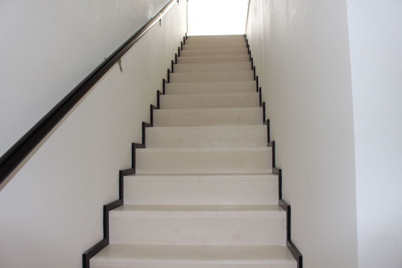 CONTEMPORARY STYLE HOUSE IN SIERRA BLANCA