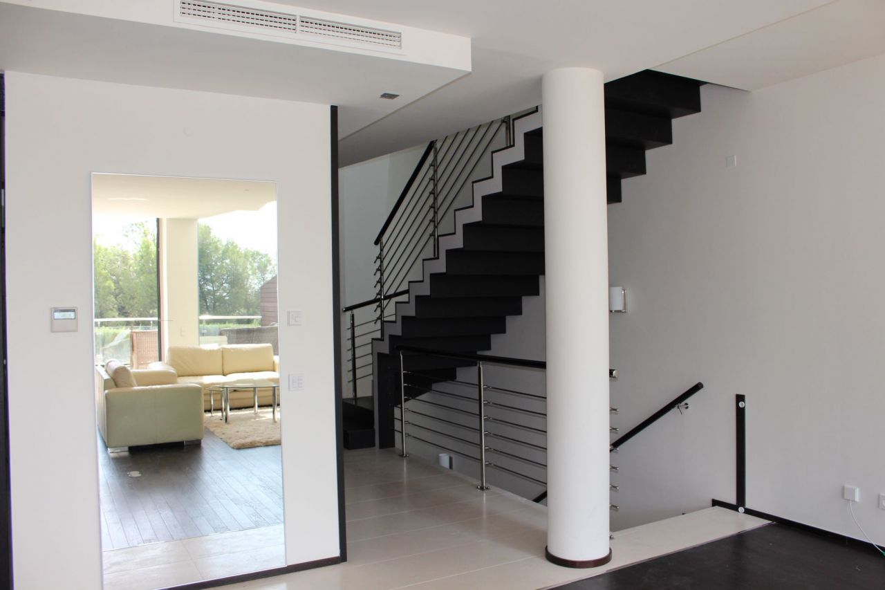 CONTEMPORARY STYLE HOUSE IN SIERRA BLANCA