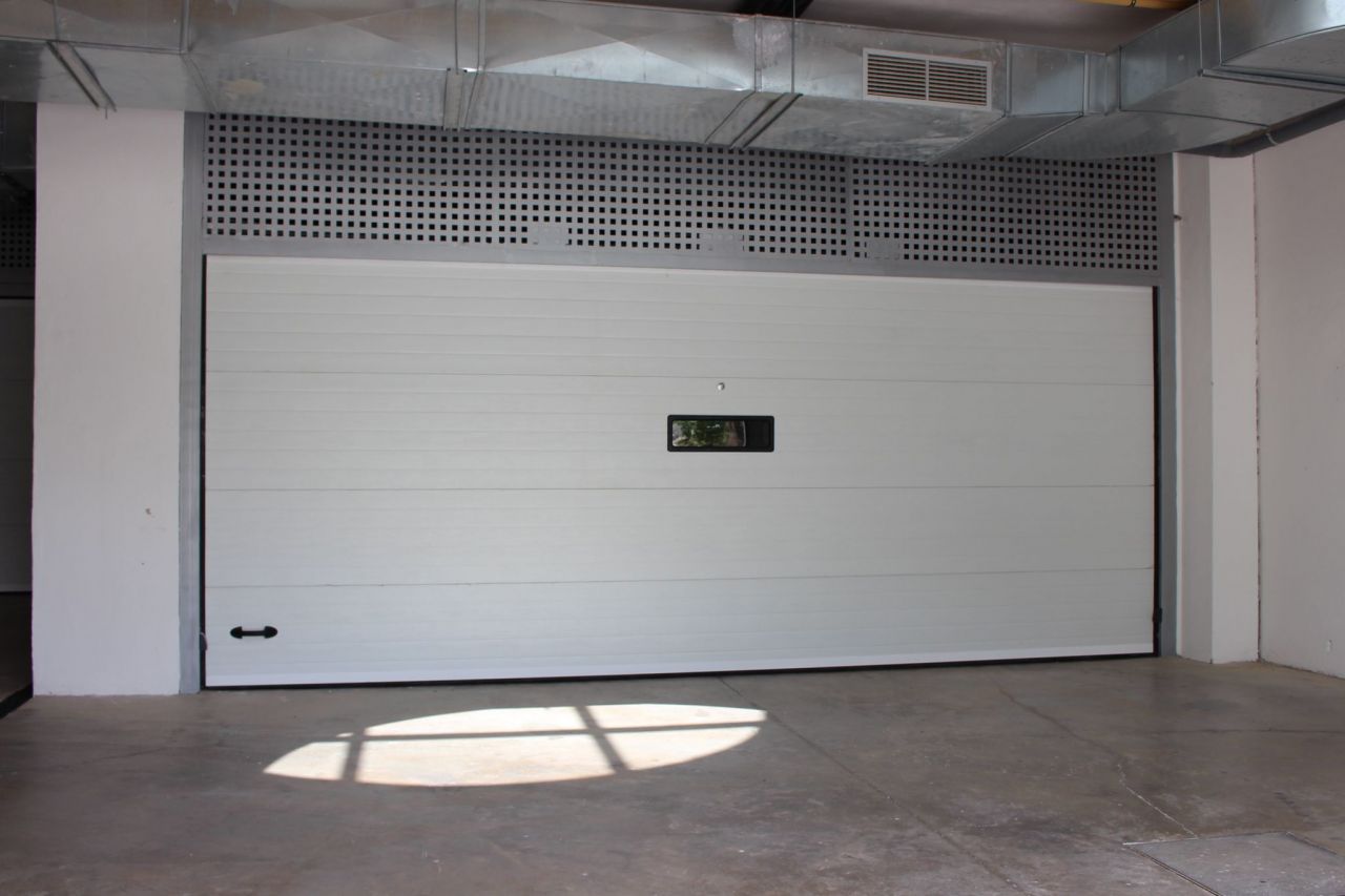 CONTEMPORARY STYLE HOUSE IN SIERRA BLANCA