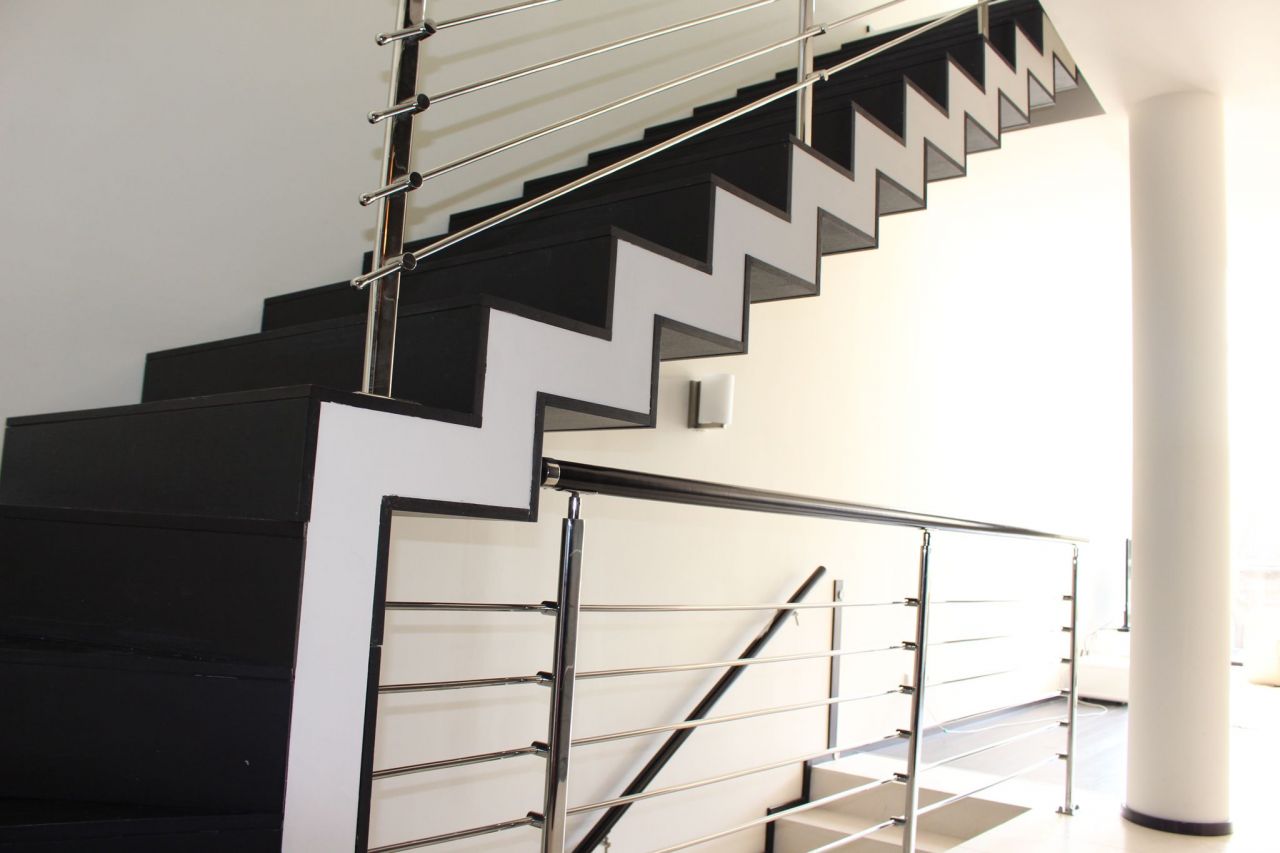 CONTEMPORARY STYLE HOUSE IN SIERRA BLANCA