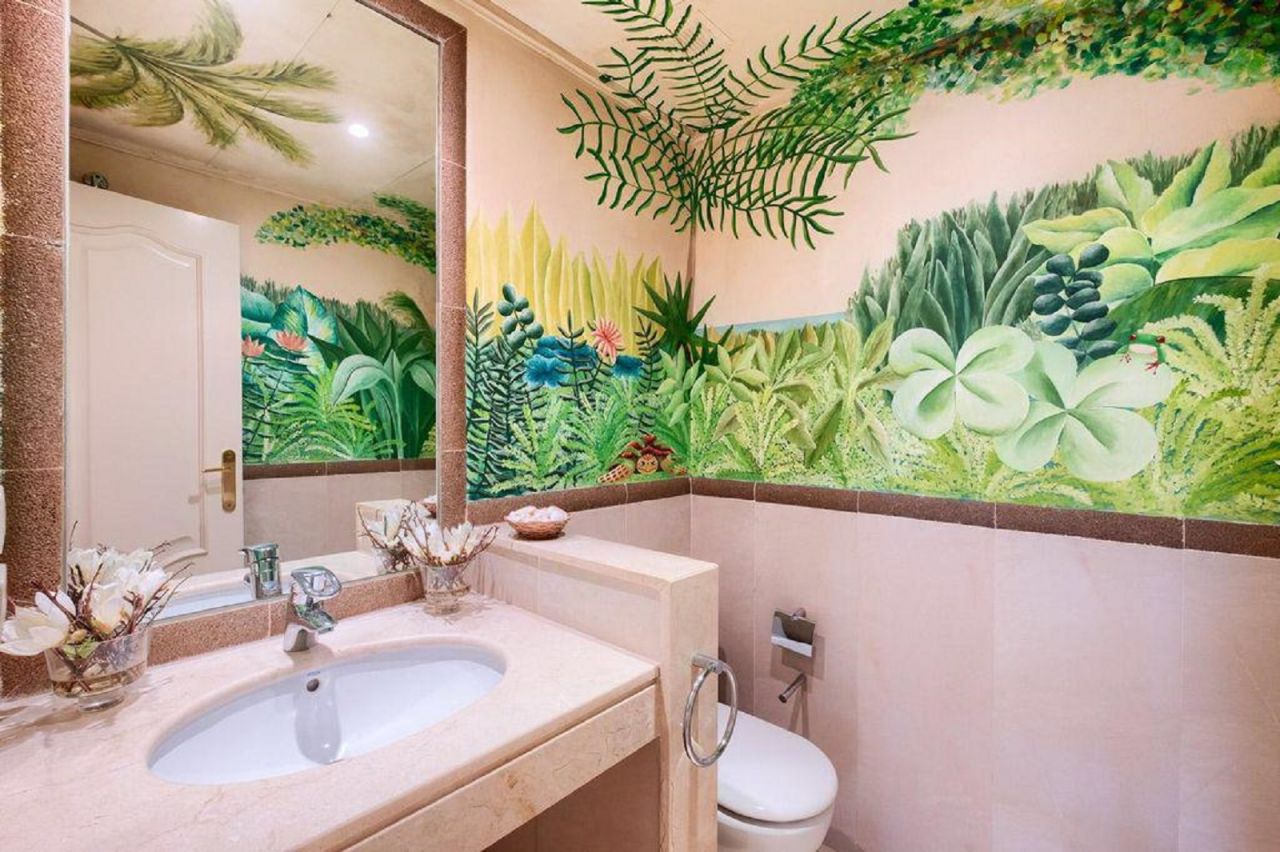 LUXURIOUS BEACHSIDE APARTMENT IN GOLDEN MILE