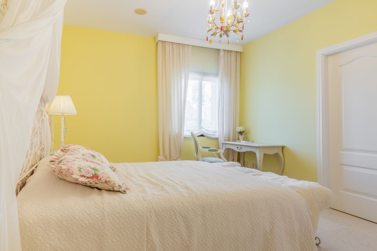 FANTASTIC PENTHOUSE WITH PANORAMIC SEA VIEWS