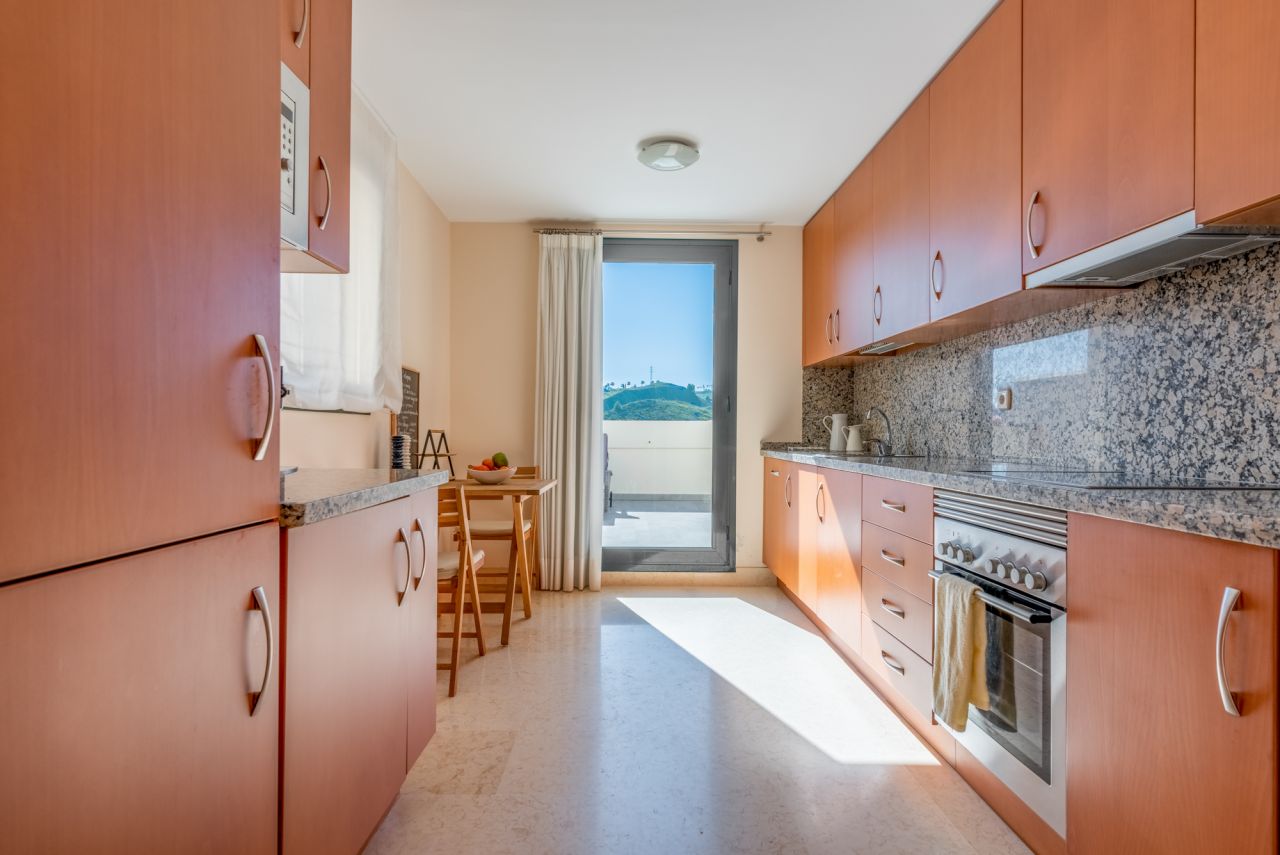 FANTASTIC PENTHOUSE WITH PANORAMIC SEA VIEWS