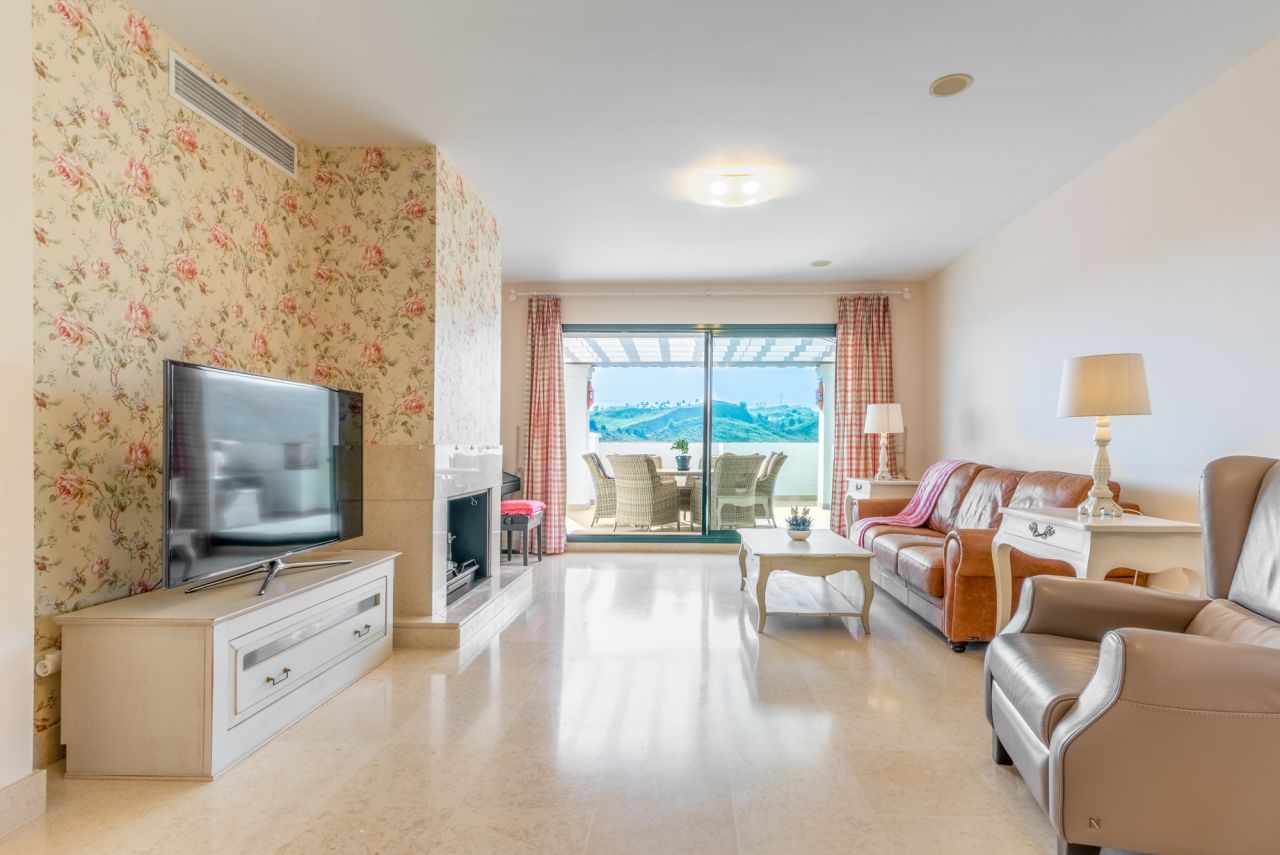 FANTASTIC PENTHOUSE WITH PANORAMIC SEA VIEWS