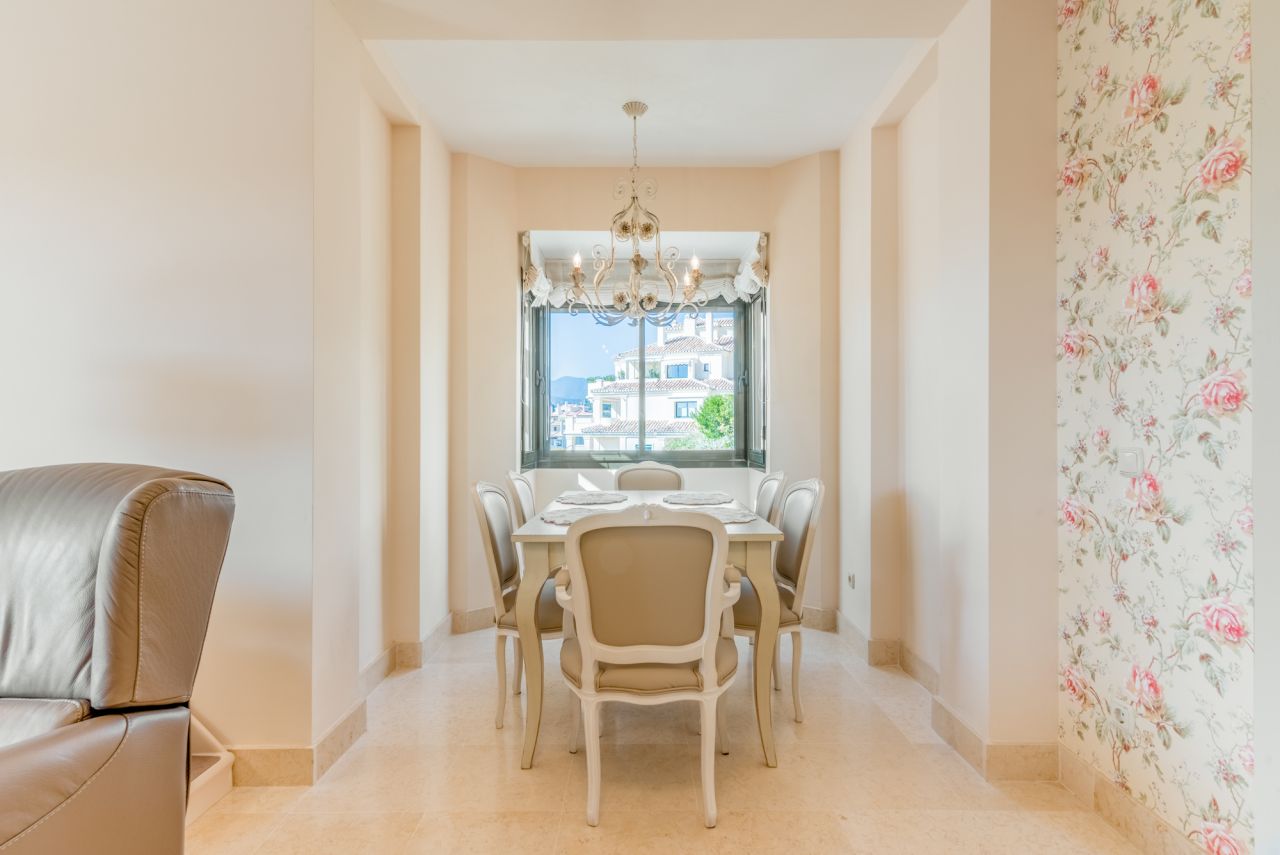 FANTASTIC PENTHOUSE WITH PANORAMIC SEA VIEWS