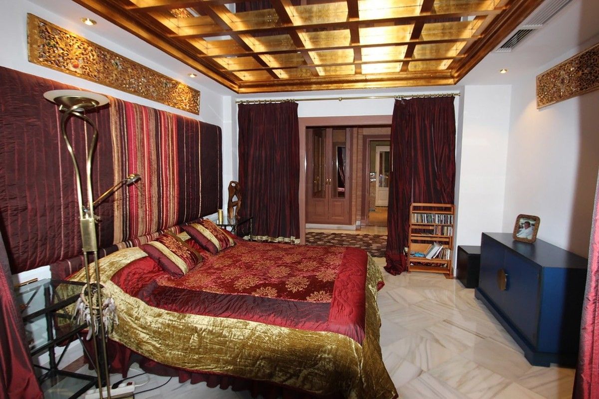 GREAT APARMENT WITH FRONTAL SEA VIEWS IN PUERTO BANUS