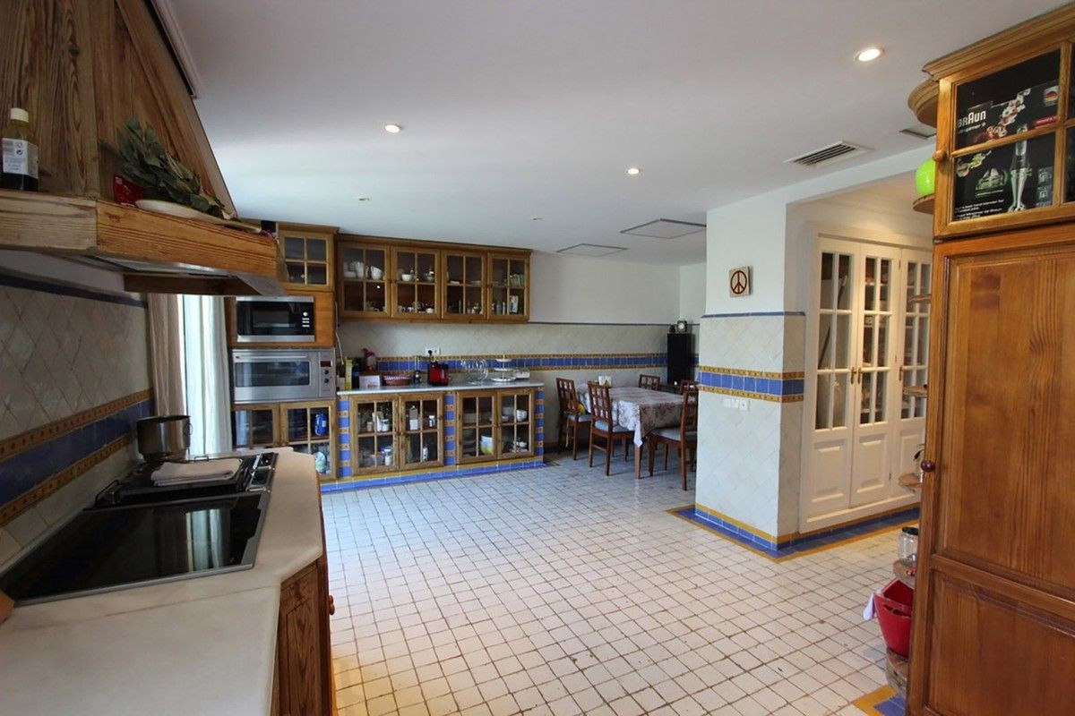 GREAT APARMENT WITH FRONTAL SEA VIEWS IN PUERTO BANUS