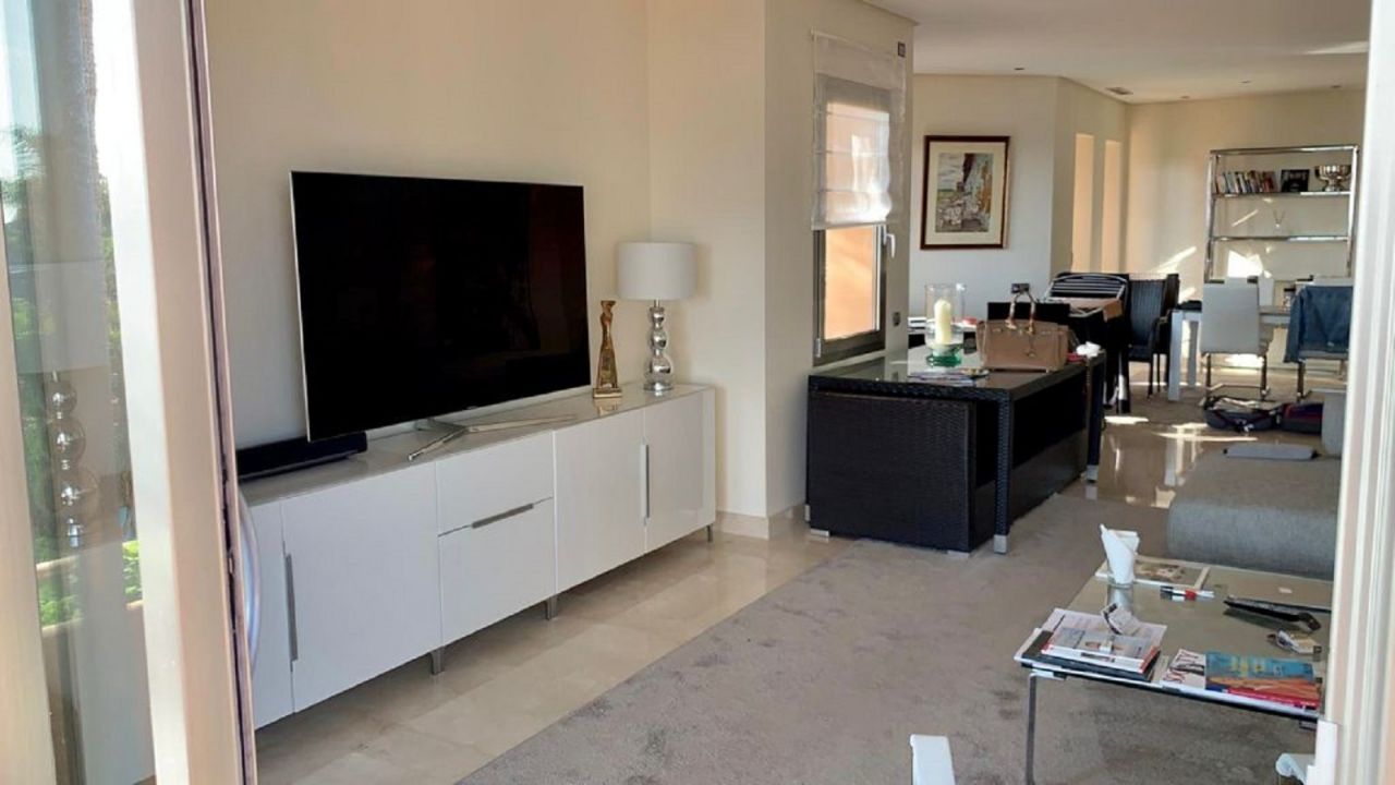 FABULOUS PENTHOUSE WITH SEA VIEWS