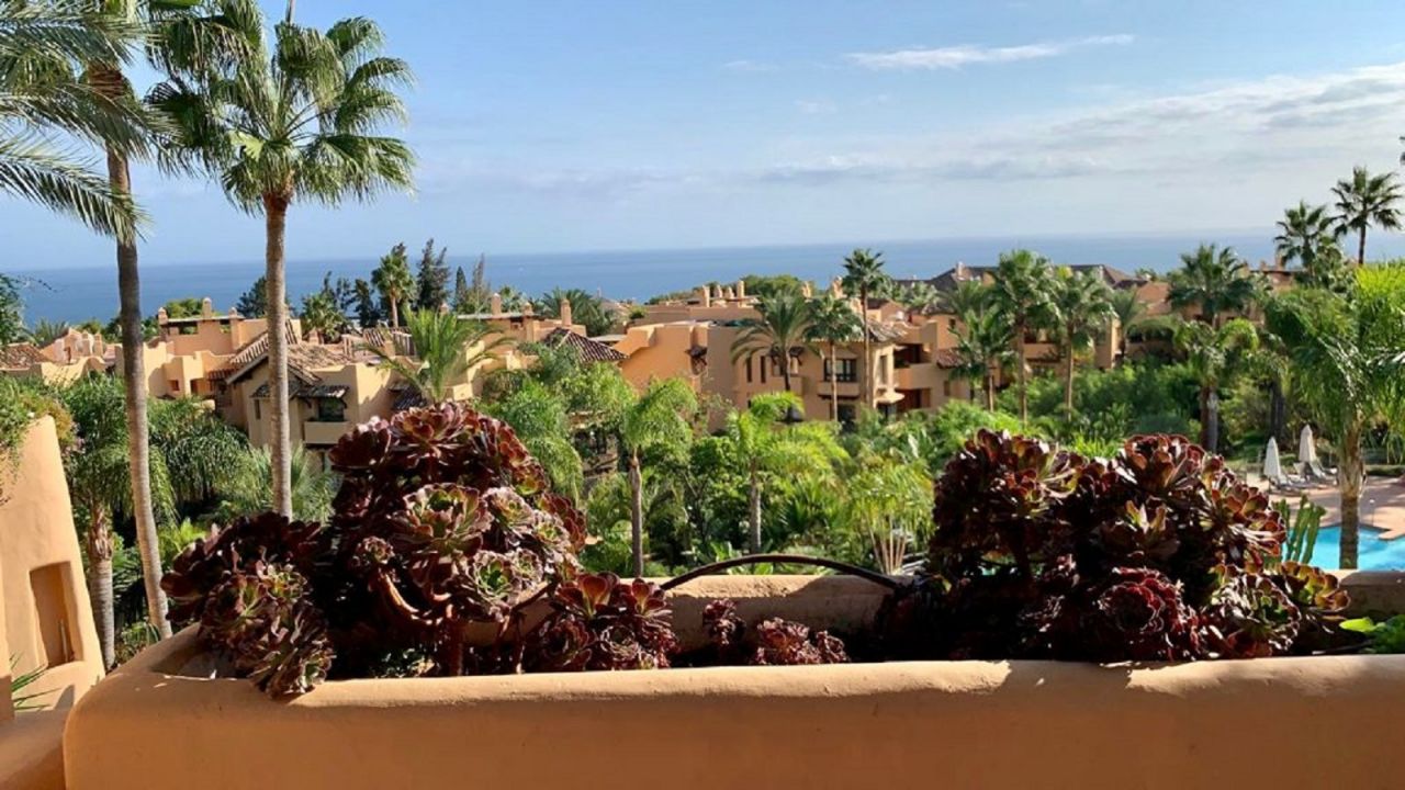 FABULOUS PENTHOUSE WITH SEA VIEWS