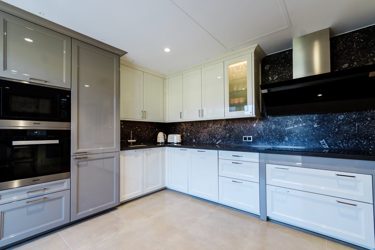 FIRSTLINE BEACH DUPLEX PENTHOUSE