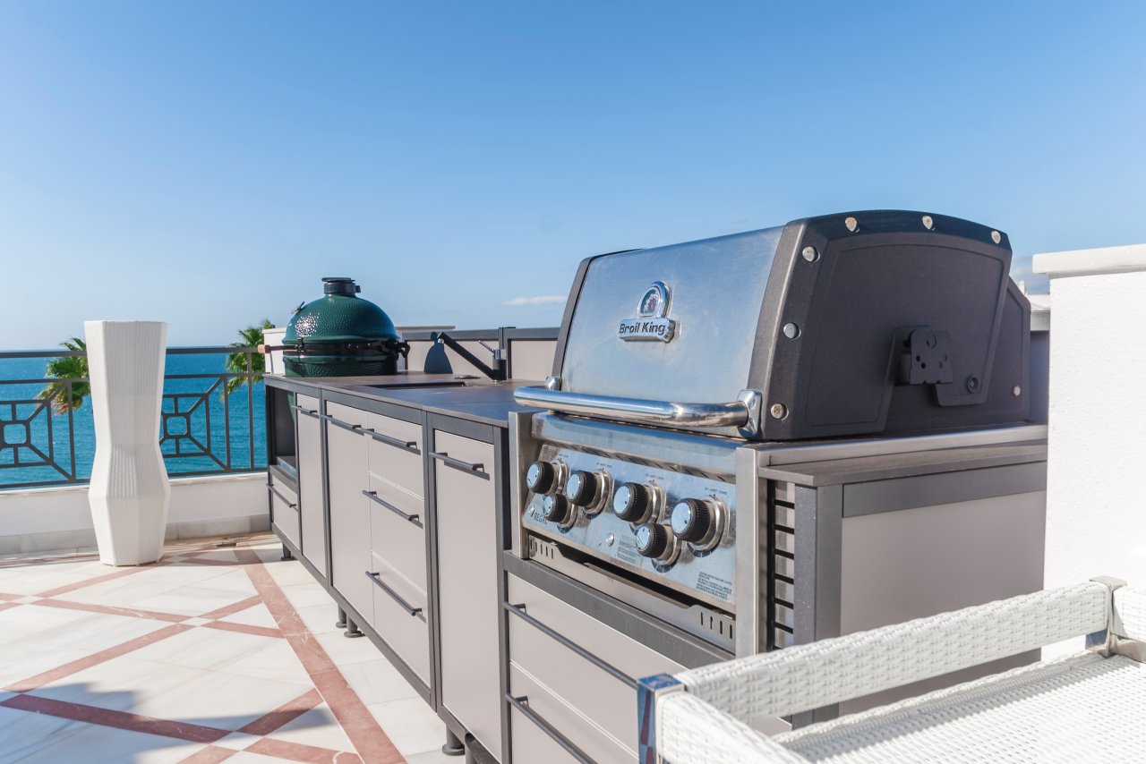 FIRSTLINE BEACH DUPLEX PENTHOUSE