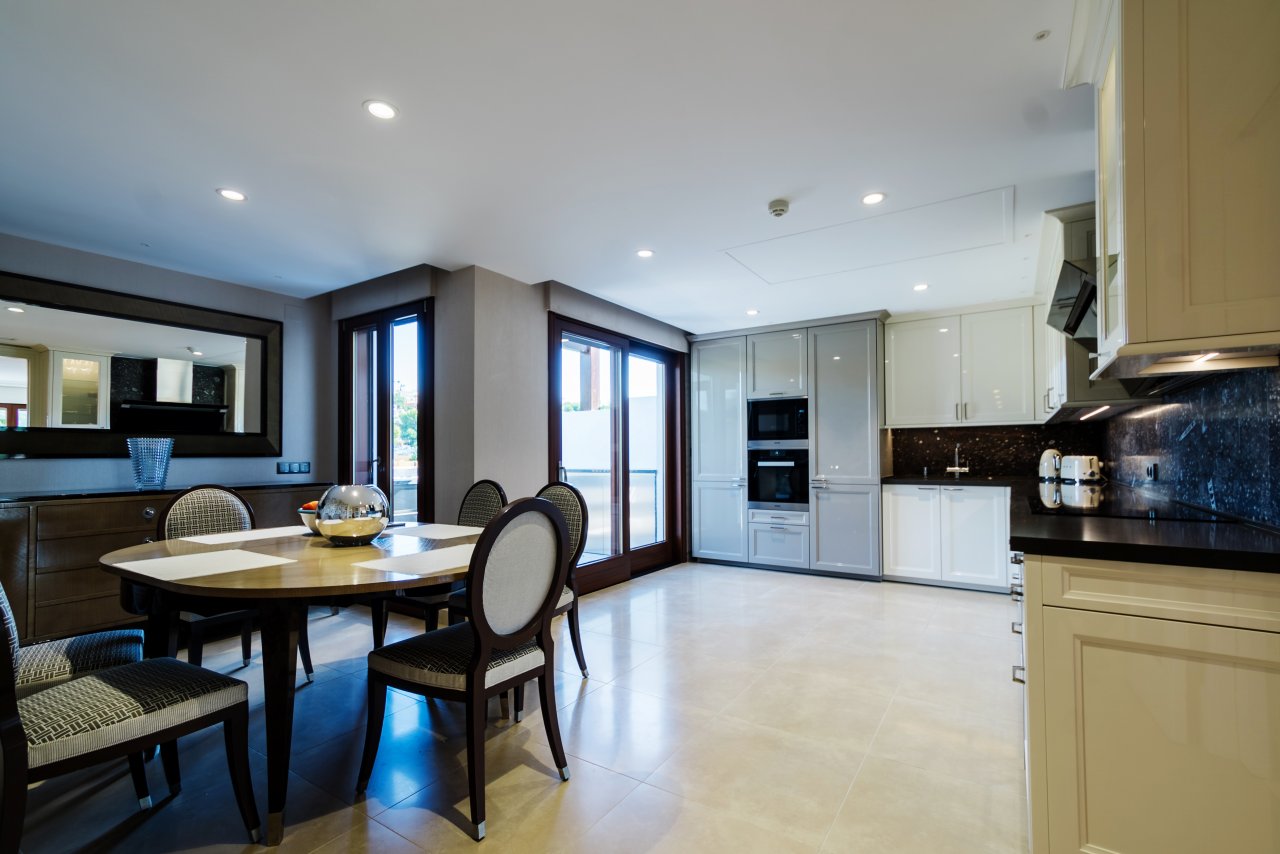 FIRSTLINE BEACH DUPLEX PENTHOUSE