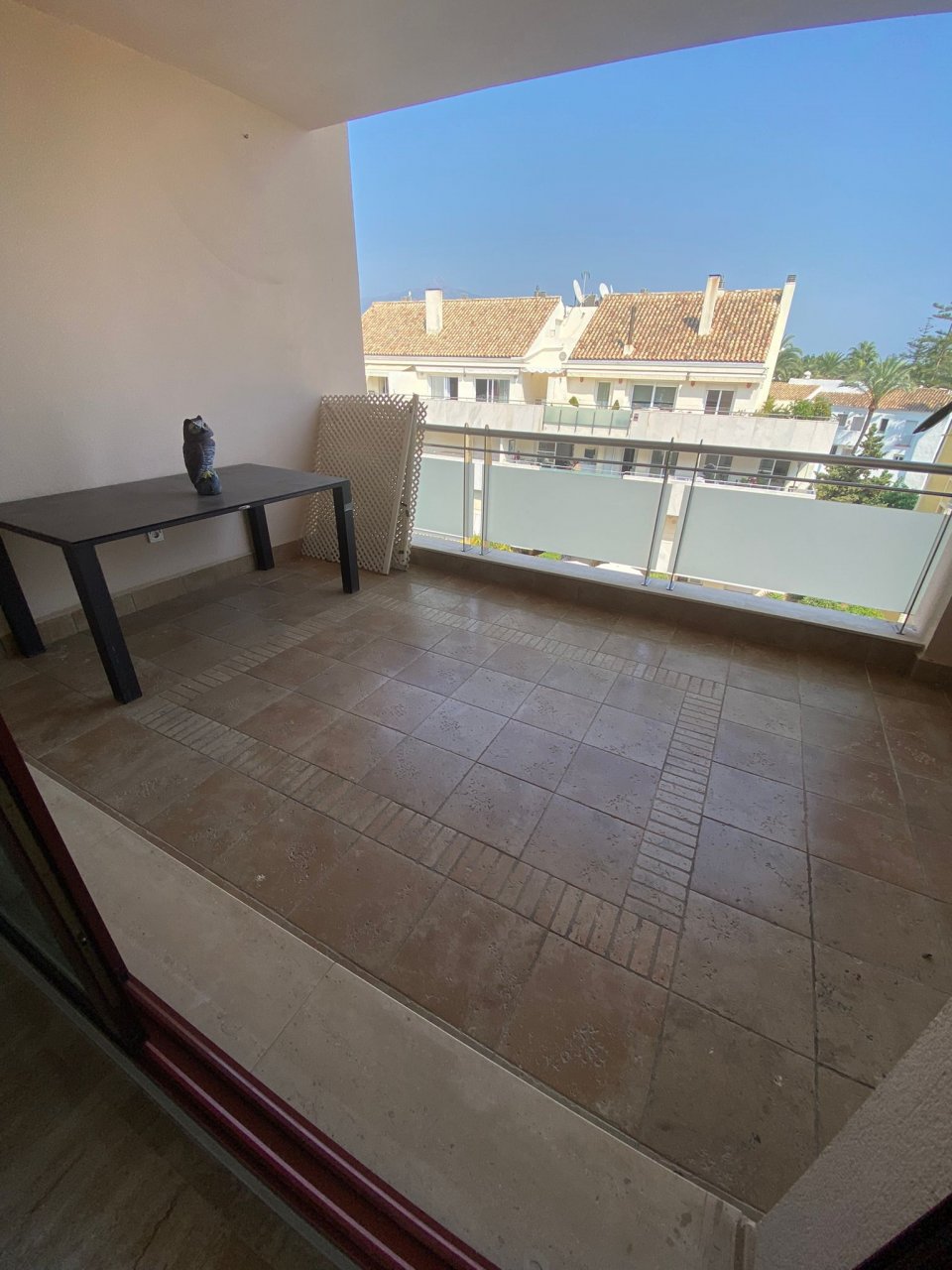 Firstline Beach Apartment with sea views