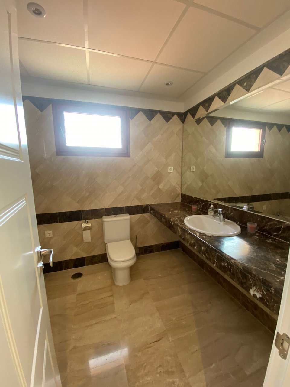 Firstline Beach Apartment with sea views