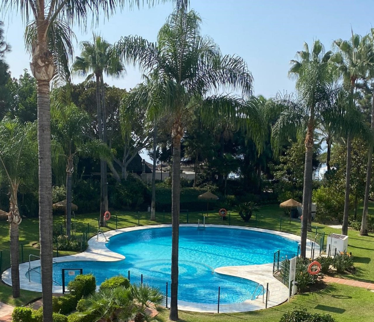 Luxurious Frontline beach Apartment