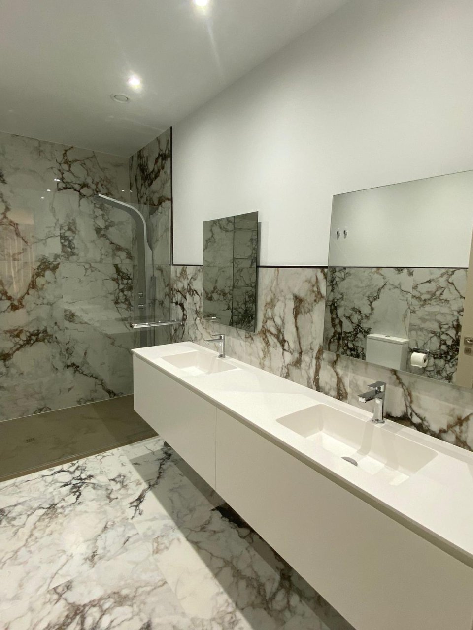 Luxurious Frontline beach Apartment