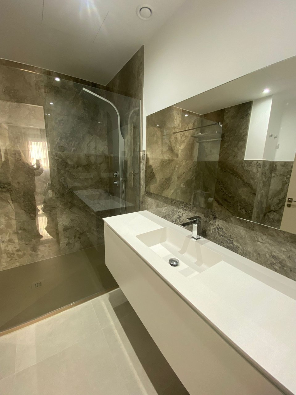 Luxurious Frontline beach Apartment