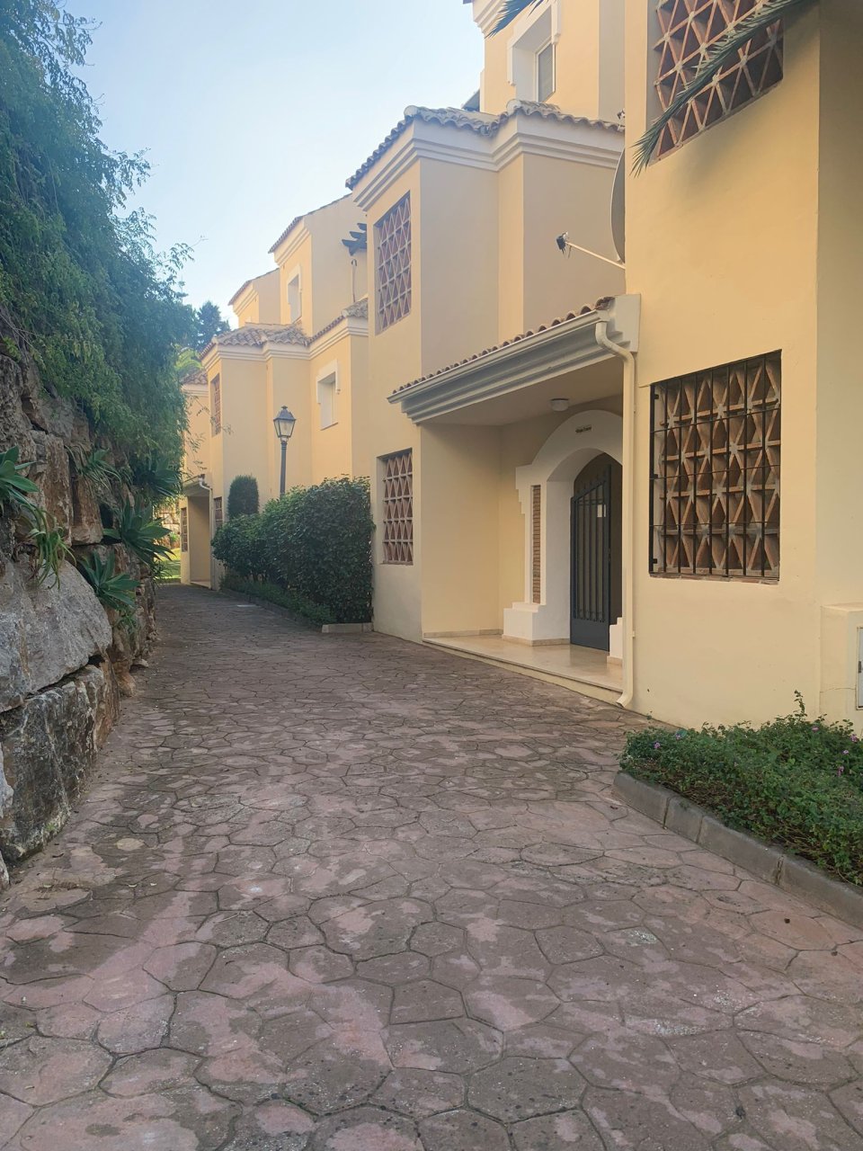 APARTMENT WITH PANORAMIC VIEWS