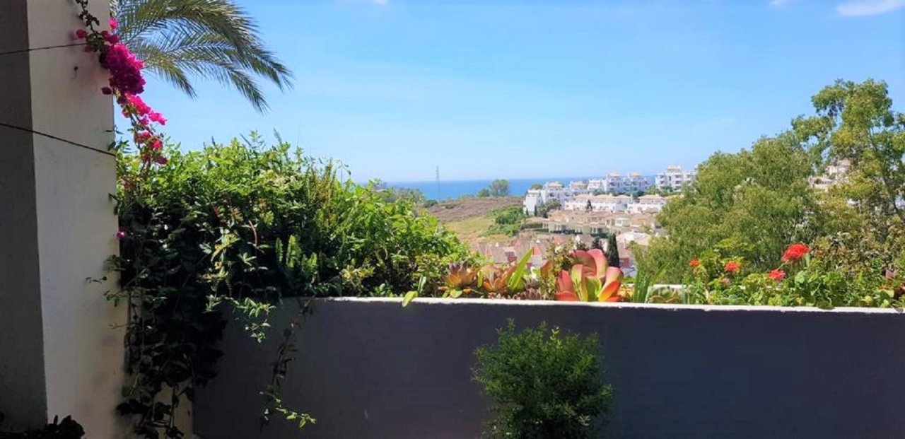 3 BED SEA VIEW APARTMENT CLOSE TO THE BEACH