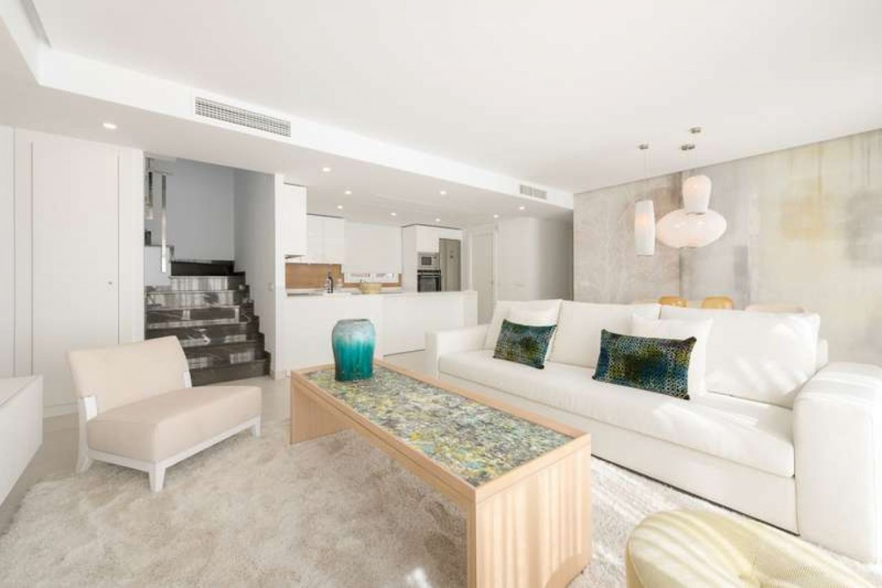 los monteros development () los monteros development ()